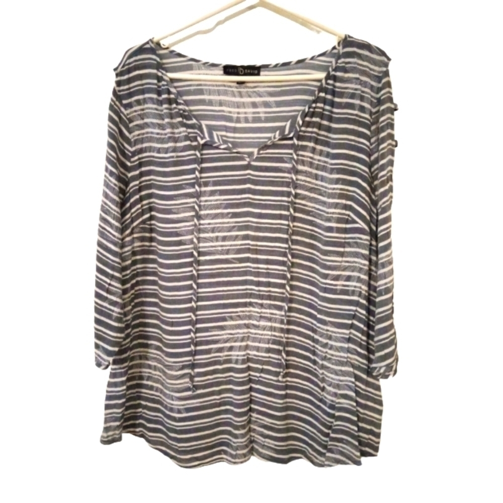 Fred David Semi Sheer Blue/White Leaf Design Open Sleeve Lightweight Top Plus 1X